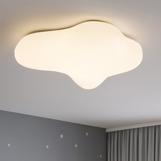 Plafoniera bianca design nuvola per cameretta moderna