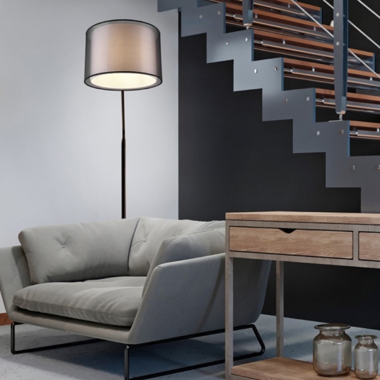 Lampada ad arco nera per salotto moderno