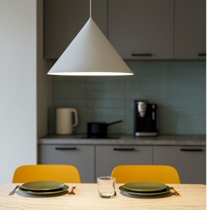 Lampadario beige cono di metallo 50cm per cucina