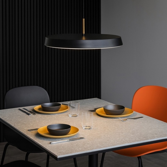 Lampadario nero design piatto tondo per tavolo sala da pranzo moderna