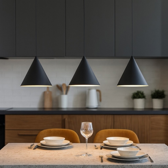 Lampadario nero grandi coni per tavolo cucina