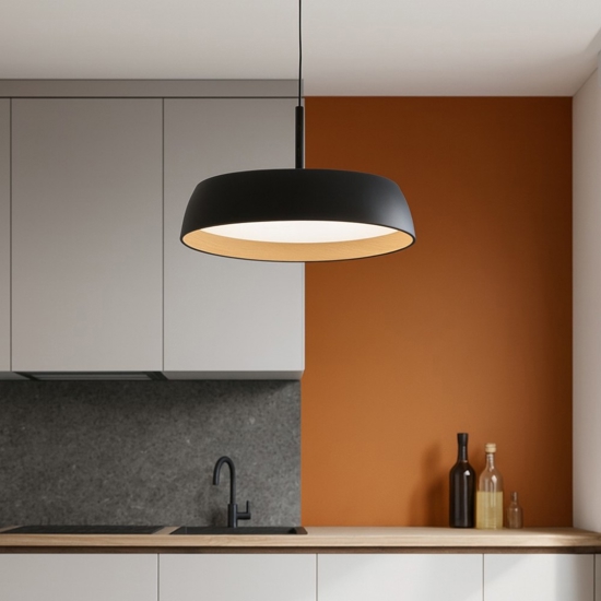 Lampadario cupola nero effetto legno per cucina moderna