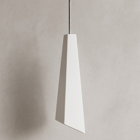 Lampada pendente a sospensione bianca in gesso assimetrica