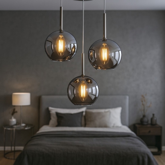 Lampadario per camera da letto tre luci pendenti vetri cromo Lampadario per camera da letto tre luci pendenti vetri cromo