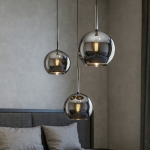 Lampadario pendente tre luci vetri cromo per camera da letto