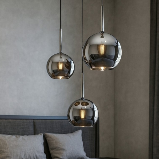 Lampadario pendente tre luci vetri cromo per camera da letto