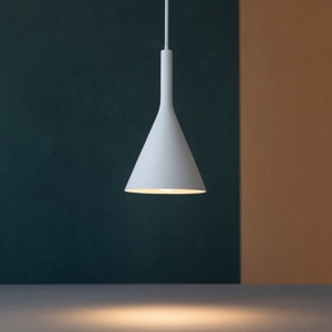 Lampada a sospensione bianca per isola cono gesso