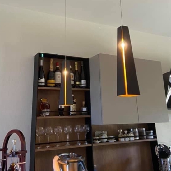 Lampada a sospensione led 6w per penisola cono in metallo nero e oro