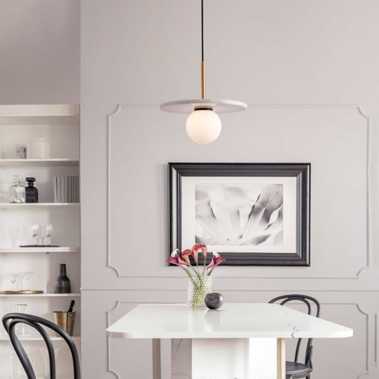 Lampada a sospensione di marmo bianco sfera di vetro Lampada a sospensione di marmo bianco sfera di vetro