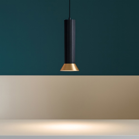 Lampada a sospensione per camera da letto con dettagli colore oro