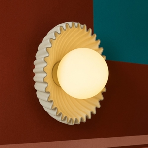 Applique da parete effetto conchiglia crema ceramica