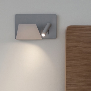 Applique grigio sinistro per camera da letto orientabile con mensola presa usb