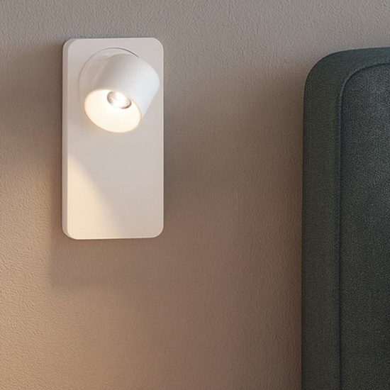 Applique linea light beebo w bianco led 5w 3000k per camera da letto con interruttore