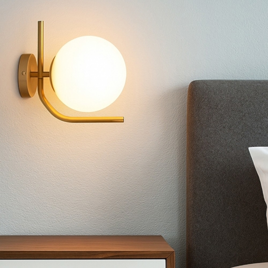 Applique oro da comodino sfera vetro bianco