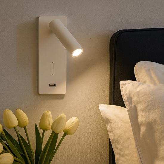 Applique orientabile bianco presa usb per comodini camera da letto