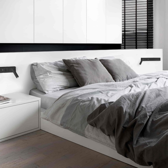 Applique destro nero per comodino camera da letto
