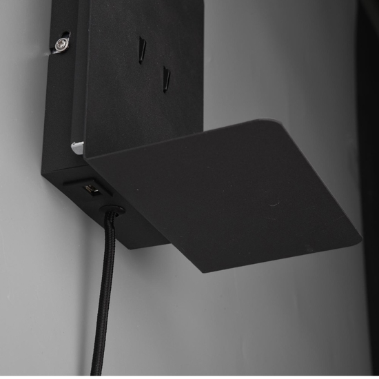 Applique da comodino nero con mensola interruttore cavo spina Applique da comodino nero con mensola interruttore cavo spina