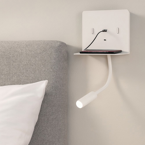 Applique bianco moderno da comodino presa usb luce orientabile Applique bianco moderno da comodino presa usb luce orientabile
