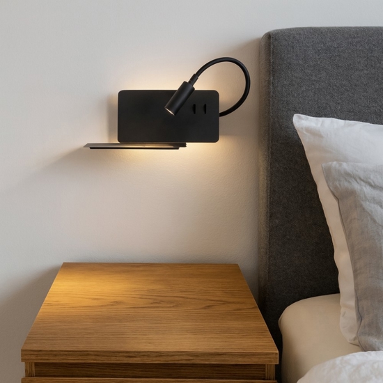 Ondaluce ap flat applique da comodino presa usa led orientabile nero destra Ondaluce ap flat applique da comodino presa usa led orientabile nero destra