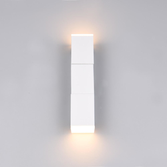 Applique per comodino camera da letto bianca due luci orientabili Applique per comodino camera da letto bianca due luci orientabili