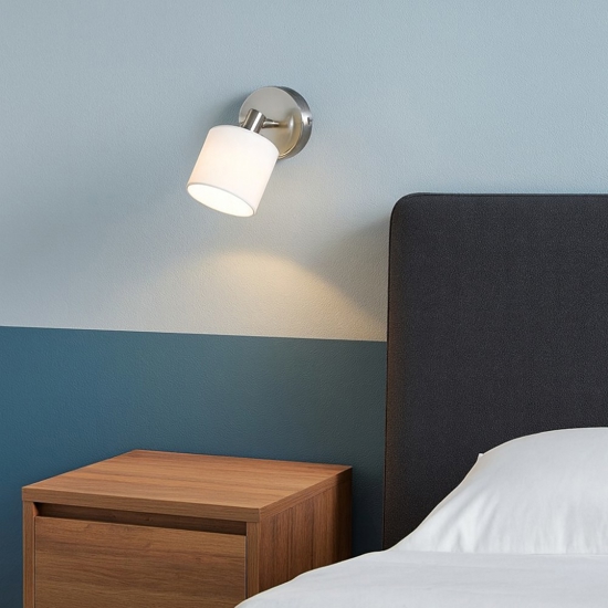 Applique orientabile per comodino nichel paralume in tessuto Applique orientabile per comodino nichel paralume in tessuto