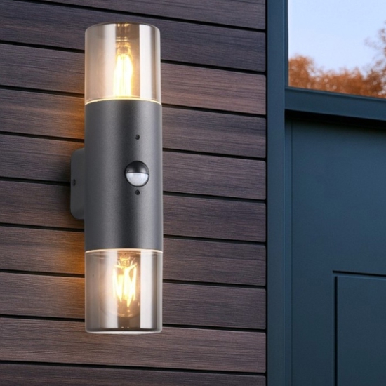 Applique per esterno con sensore movimento nera moderna Applique per esterno con sensore movimento nera moderna