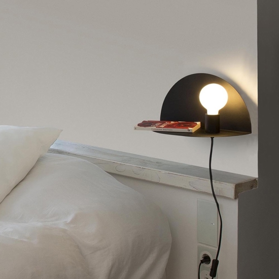 Applique con mensola per comodino camera da letto nero moderna