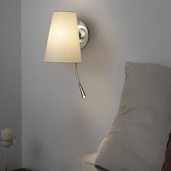 Applique moderna per comodino camera da letto cromata con paralume