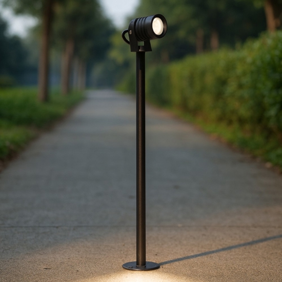 Lampione da giardino con faretto orientabile led 5w 3000k Lampione da giardino con faretto orientabile led 5w 3000k