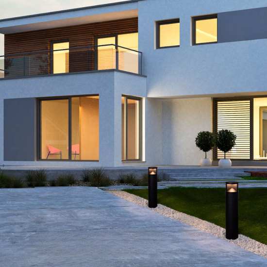 Lampione da giardino tubolare led 24w 3000k nero moderno Lampione da giardino tubolare led 24w 3000k nero moderno