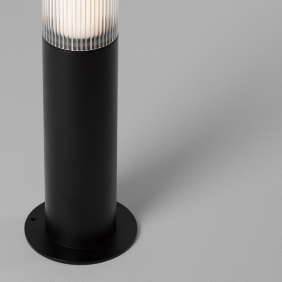 Lampione nero moderno ip65 tubolare led 25w per giardino Lampione nero moderno ip65 tubolare led 25w per giardino