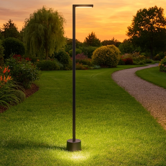 Lampione 95cm sottile moderno nero da giardino led anti salsedine Lampione 95cm sottile moderno nero da giardino led anti salsedine