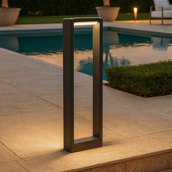 Lampione nero da giardino moderno led 3000k forma rettangolare