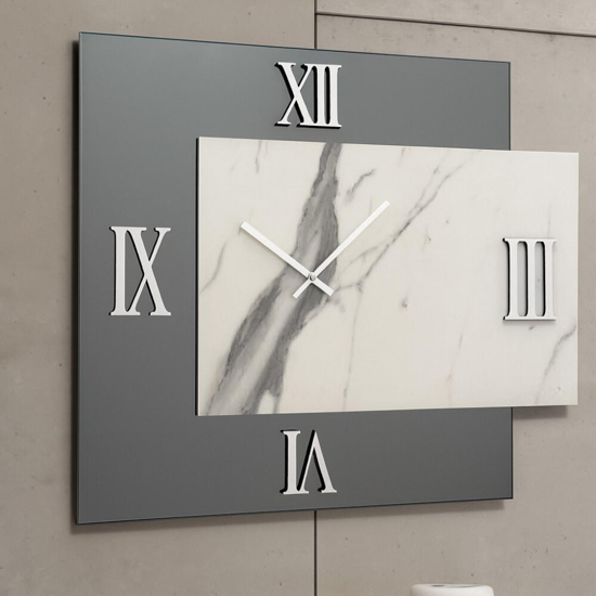 Orologio quadrato da parete moderno specchio fume' e laminato effetto marmo Orologio quadrato da parete moderno specchio fume' e laminato effetto marmo