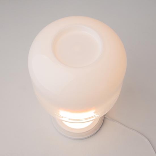 Lampada da tavolo spirito per salone vetro fume' bianca led dimmerabile maytoni