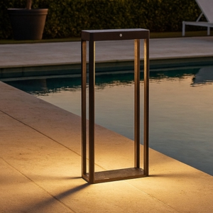 Visualizza i dettagli per Lampione solare per giardino nero moderno con sensore di movimento Lampione solare per giardino nero moderno con sensore di movimento