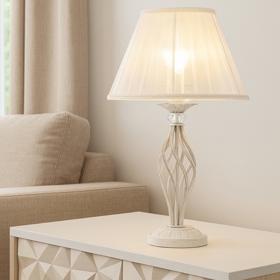 Maytoni grace lampada da tavolo per salotto bianca paralume in tessuto Maytoni grace lampada da tavolo per salotto bianca paralume in tessuto