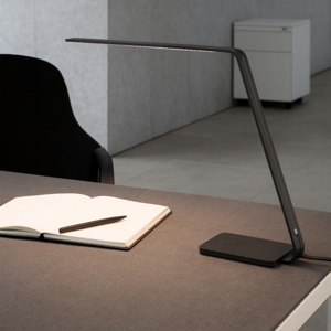 Lampada da scrivania lama stilnovo led 9w 3000k touch dimmerabile nera