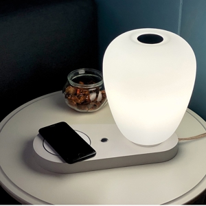 Lampada da comodino per camera da letto usb caricatore wireless bianca moderna