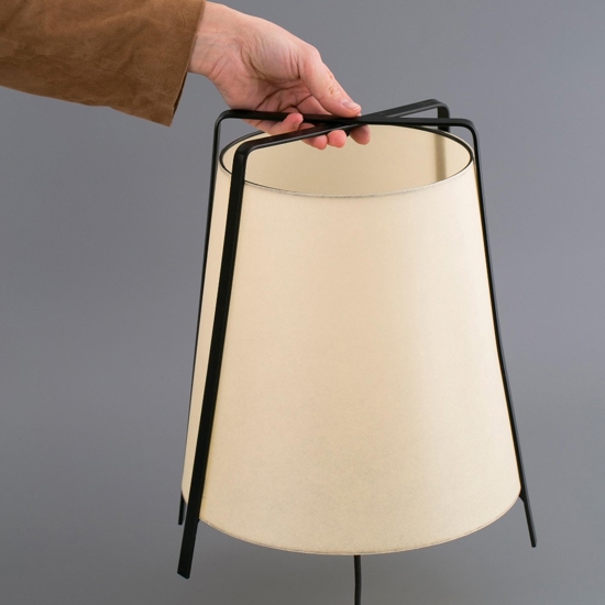 Lampada da tavolo in pergamena per soggiorno