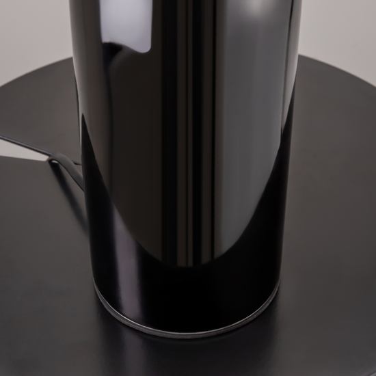 Maytoni lampada da tavolo moderna nera in metallo e ceramica Maytoni lampada da tavolo moderna nera in metallo e ceramica