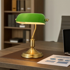 Visualizza i dettagli per Lampada da scrivania kiwi churchill oro brunito vetro verde maytoni Lampada da scrivania kiwi churchill oro brunito vetro verde maytoni