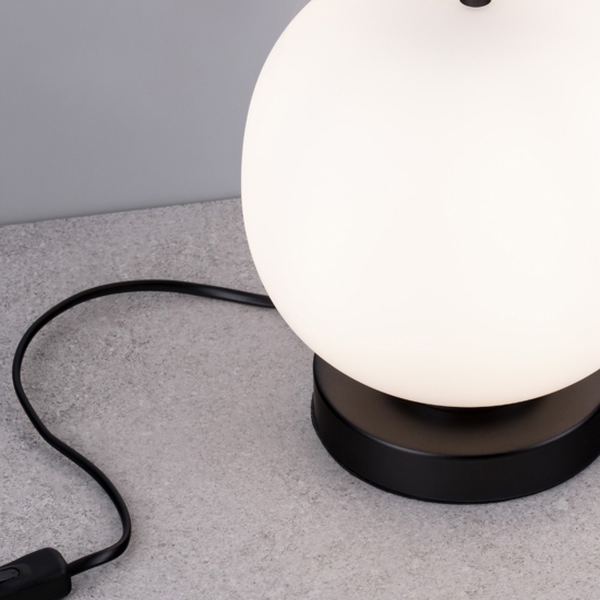Lampada da comodino moderna nera per camera da letto