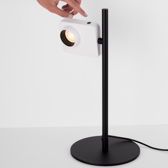 Lampada da tavolo bianca design moderna macchina fotografica Lampada da tavolo bianca design moderna macchina fotografica