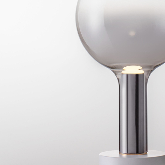 Lampada da tavolo design moderna vetro fume Lampada da tavolo design moderna vetro fume