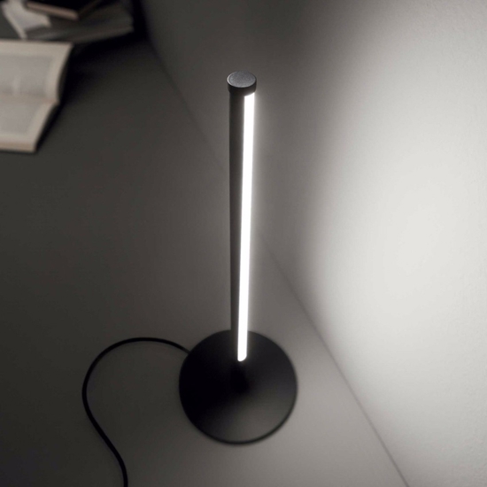 Yoko ideal lux lampada da tavolo per salotto led 3000k nero