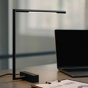 Lampada da scrivania nera design moderna led 3000k