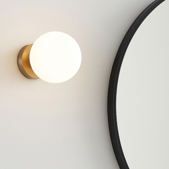 Applique oro da bagno moderno sfera vetro bianco perenz maga Applique oro da bagno moderno sfera vetro bianco perenz maga