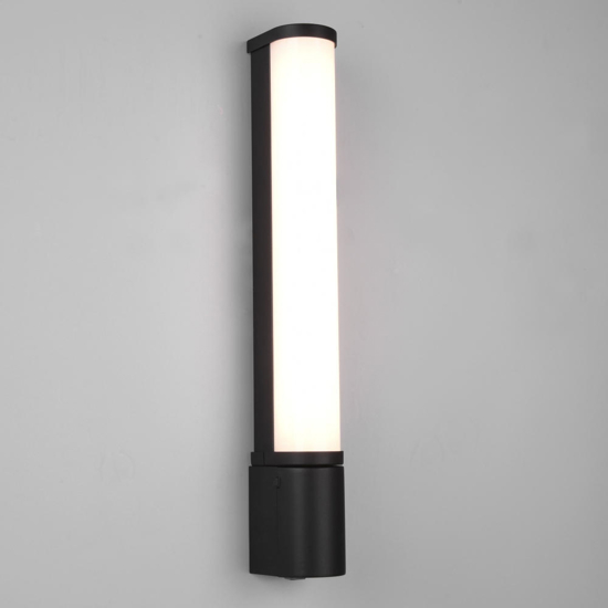 Applique bagno tubo nero led 8w 3000k con presa elettrica Applique bagno tubo nero led 8w 3000k con presa elettrica