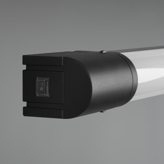 Applique bagno tubo nero led 8w 3000k con presa elettrica Applique bagno tubo nero led 8w 3000k con presa elettrica